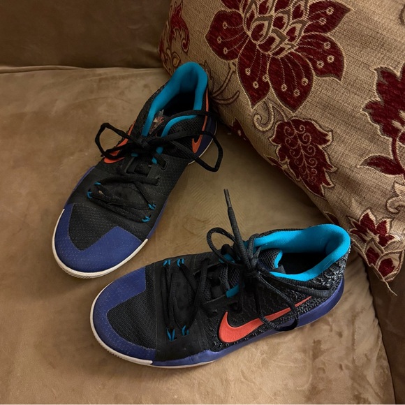 Nike Other - 3/$15 Nike Youth Kyrie 3 Kyrache Black and Blue Athletic Shoes - Size 5.5
